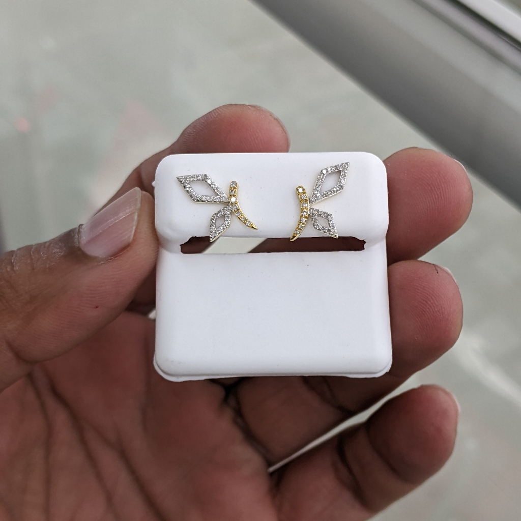 Real Diamond 10kt Gold Stud Earring 499$